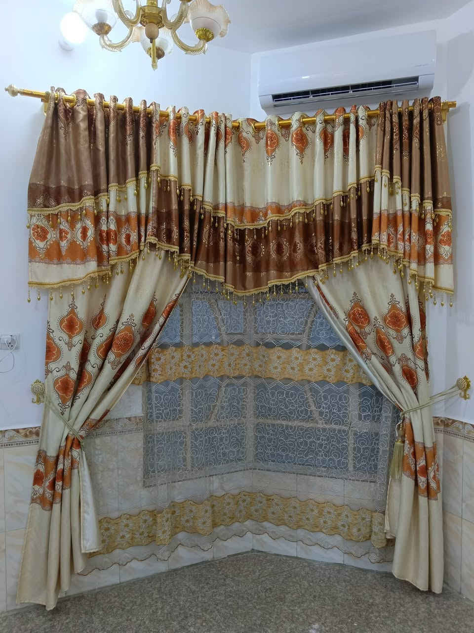 السلام عليكم بردات للبيع سعر الوحده 15الف واذا ثنينهن 25 الف للاتصال ***********
