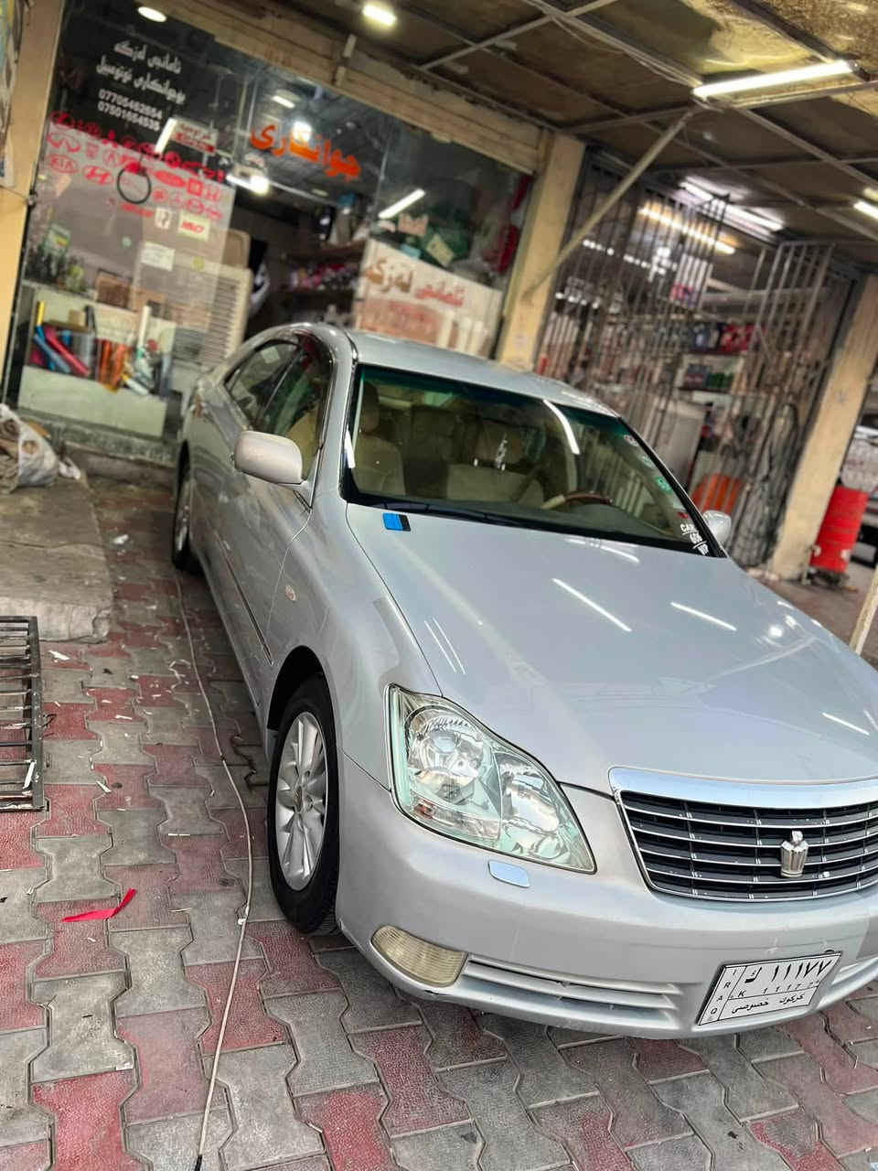 سەرەتا بە ناوی خوا
شاهینە مووس مووس / رۆیاڵ ٢٠٠٥/ مەکینە ١٨٢ /بەحری / بە شەرتی گیرو مەکینە و سەخف و کەڤەر گۆرا و براوە و تەبرید هەموی بە شەرت .سەیارەکە ٢٥٠ دینار مەسرەفی نیە 
یەک پارچەی ئەوروپای هەیە سۆنەرم داناوە . 
کۆدی بۆ کراوە
نمونە نمونە 
لە رەسمەکانی جوانتر نەبوو مەسرەفی ریگات عایدی من 
ژ.م ***********
