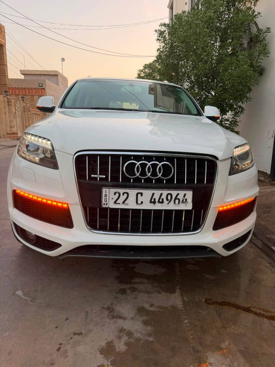 ﷽
1️⃣اودي 2013 Q7 S-line Quattro فول مواصفات ١/١
مواصفات خليجي وكالة شريكة سردار ضمان دولي
لون ابيض 

2️⃣محرك ثمانية سلندر 🔥V8 Twin Turbo دبل تيربو محرك گاز TDI ⛽️
گير و محرك بشرط 

3️⃣سيارة مكفولة بدون قطرة صبوغ سيارة جديد بدون تعديل

4️⃣مواصفات
{ بصمة - پانوراما - داخل اصفر - صندوق شفت - ٣ پردة - ماوس  - ٧ راكب - كشنات جلد - كشنات كهربا - كشنات تبريد + تدفئة -سيدي بوكس - تبريد مركزي - كاميرا - حساس خلفي و امامي - لايت ليد بلاد - ڤوليوم - تحديد سرعة- نضام تعليق هوائي - وبعد اهواي مواصفات  )

5️⃣اربع تايرات و ويل بيلادي جديد
سنوي و رقم و فحص كل جديد
تحويل غةرامة بشرط سنوي بأسمي
سيارة شرط بدون اى نواقص گير و محريك و حدادي و كاربائي كلها بشرط
مكان سيارة طوز خورماتوو

6️⃣سعر💵167$ و بي مجال 
موبايل📲 : *********** طوز, صلاح الدين
