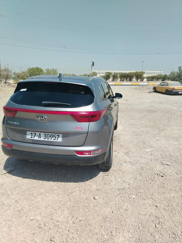 سبورتج 2018 وارد امريكي 
حادث امريكا باب الخلفي ورش جاملغ
بالعراق جاملغ امامي + بنيد

يعني 4 قطع بيها السياره 
سعرها 135 وبيها مجال 
رقم مثنى دولي 
***********
بيع مستعجل
