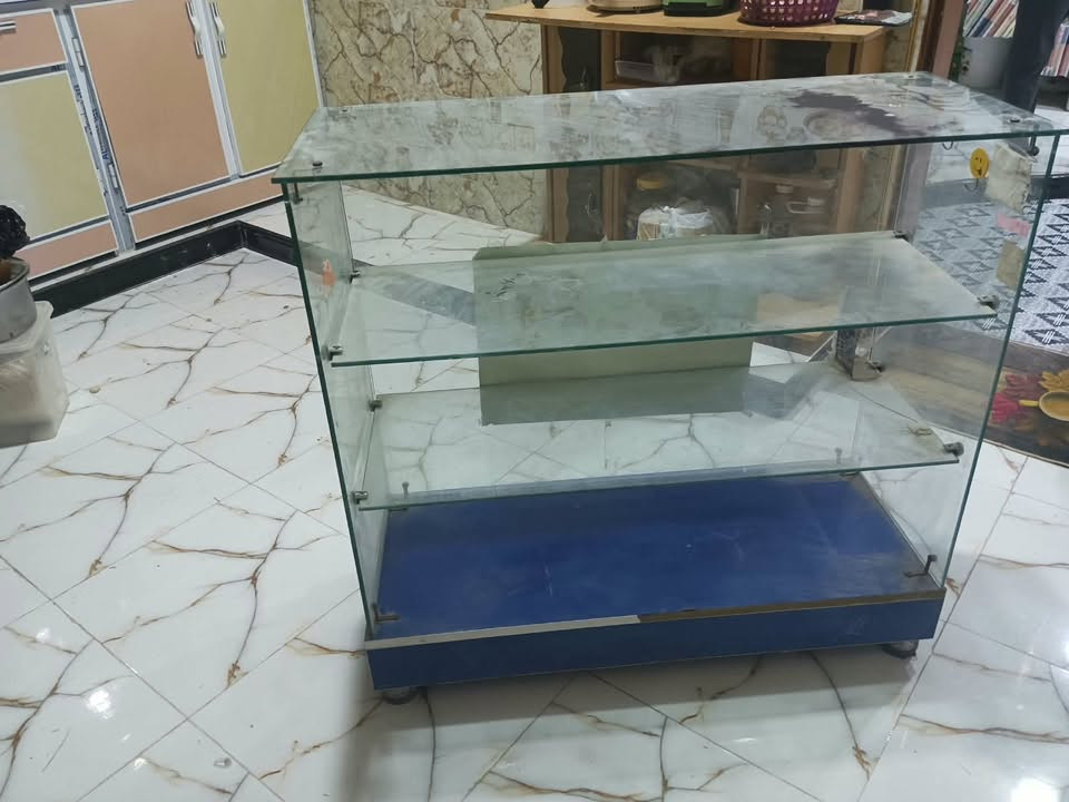 ميز مكتبي • ٣ قطع