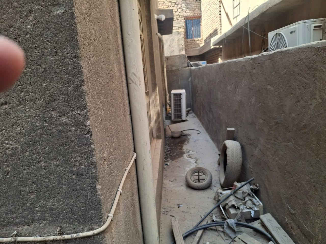 بيت للبيع مساحه 200م قريب جدا على شارع ام البنين استفسار على الرقم ***********

