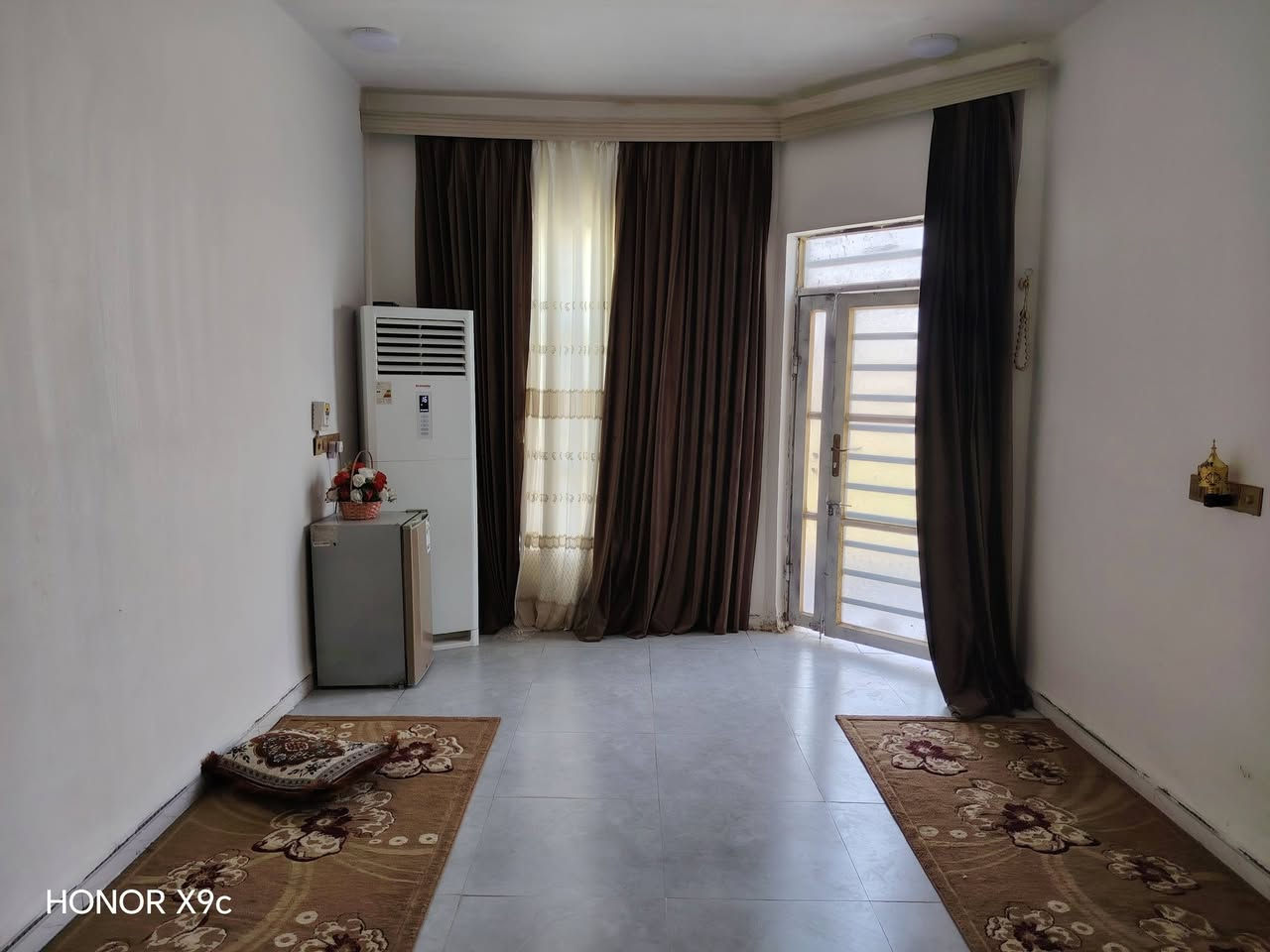 دار للبيع في قرية زبيد عشارع مباشر كامل لخدمات مساحه خمسَية متر   الاستفسار ***********
