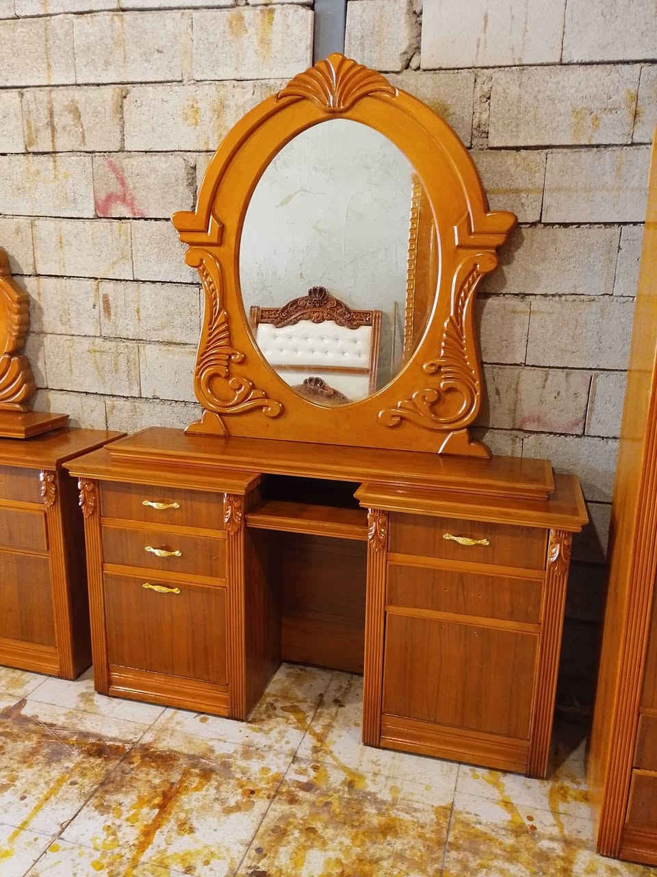غرفه خمسه أبواب ملحق شغل ثكيل درجه اولى نضيفه حيل حيل حيل ***********
