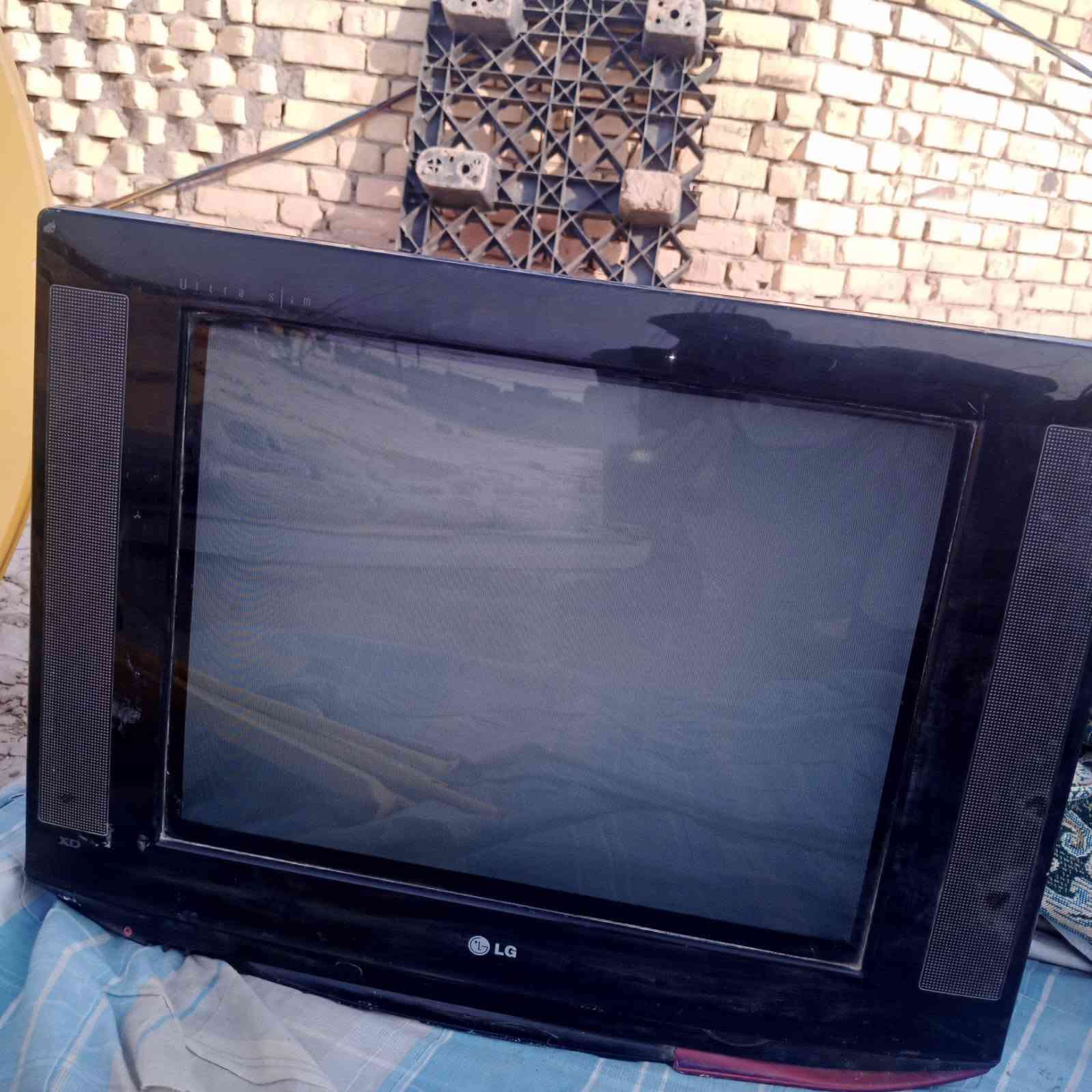 السلام عليكم ورحمه الله 
ستلايت صحن للبيع جديد كسر كارتون مامستعمل للبيع سعره 30وبي مجال للشراي وتلفيزون للبيع سعره 30وبي مجال للشراي المكان ناصريه الخميسات قرب شركه نفط ذي قار والشراي يتفضل خاص أو يتصل***********وانا خادم
