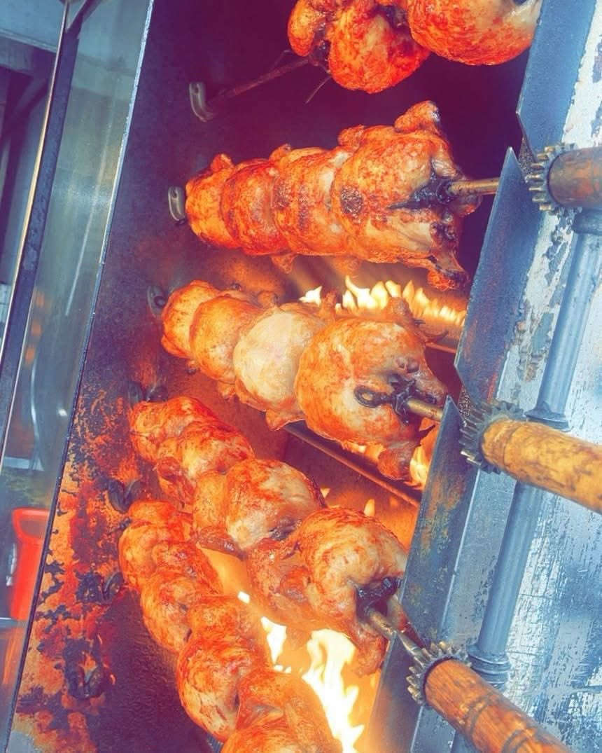 🍗🔥 جاهزين لأطيب دجاج مشوي؟ 🔥
دجاج عراقي طازج، متبّل بتتبيلتنا الخاصة ومشوي على أصوله 🤤

🔥 طعم غني
🍗 دجاج طازج
😋 نكهة تخليك تطلبه مرة ثانية
👨‍👩‍👧‍👦 مناسب للّمة والعائلة

إذا نفسك بدجاج مشوي مرتب وطعمه يفتح النفس…
نار وحطب هو اختيارك 🔥🍗

📲 اطلب هسه وخلي الطعم يوصل لبابك 🔥
نار 🔥وحطب— الطعم اللي ينحفظ بالبال
عنوانه كويريش حي السلام قرب المدخل 
للطلب 
***********
