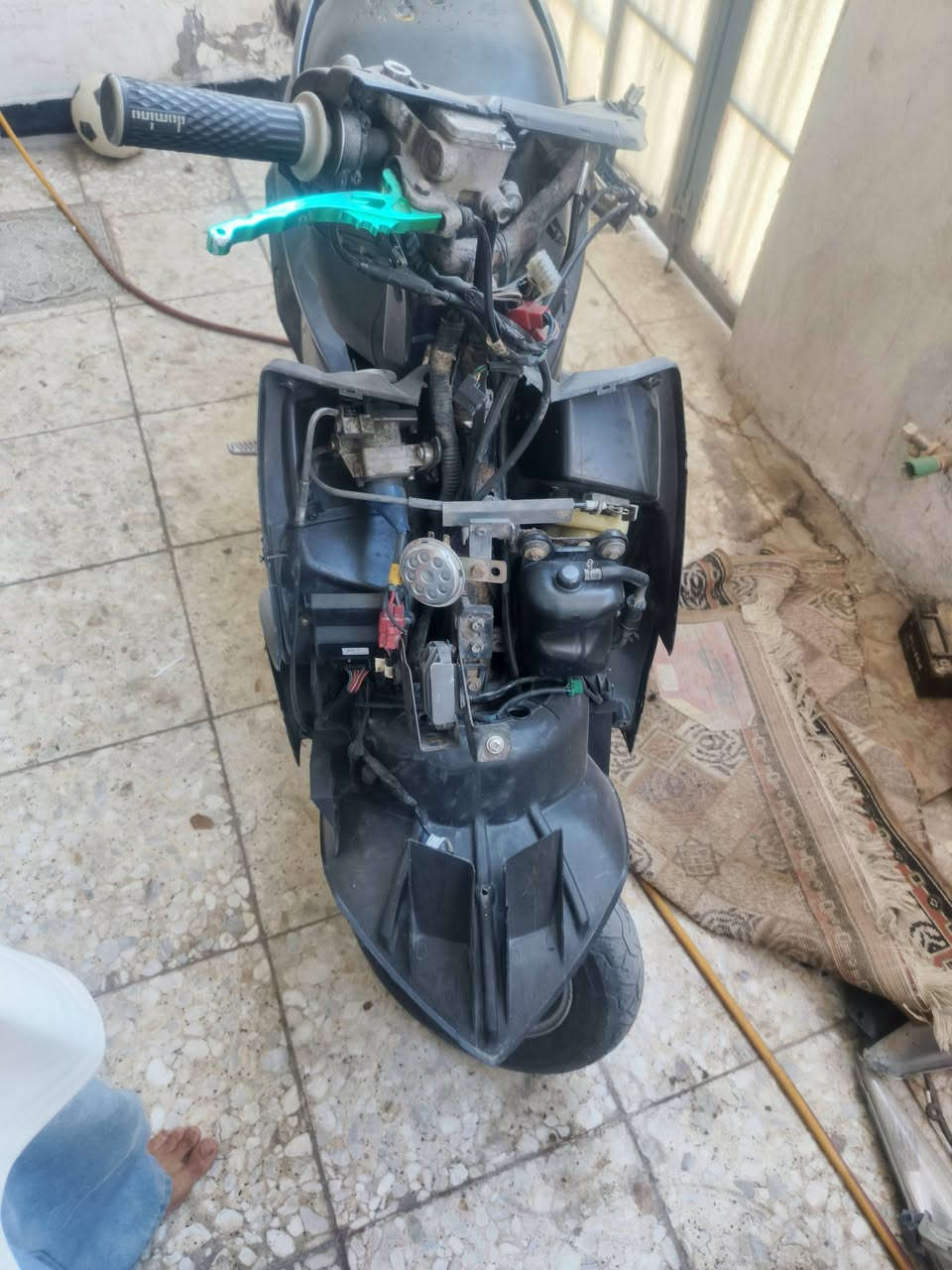 جي تي آر للبيع دراجه ناقصه بس سلف شغاله كلشي ما بيه دراجه الوالد كسره البجم والمزدات تاخذه اجيبله بس بجم وعداد وسلف وترجع تخبل 450 بيه مجال 0773895316 اتصال فقط

