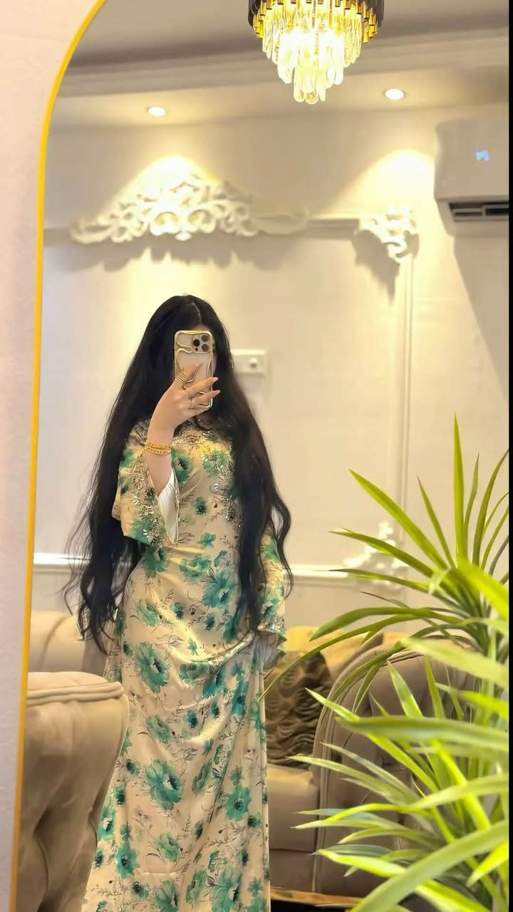 جمله مخور اماراتي حرير اندنوسي تطريز وفصوص رقم 6 انواع واشكاللل ووياه  شيله نفس الشي تطريز وفصوص حيل حلو وراقي اقل قطعه بي تنباع ب20  الاستفسار واتساب *********** او خاص ❤️
