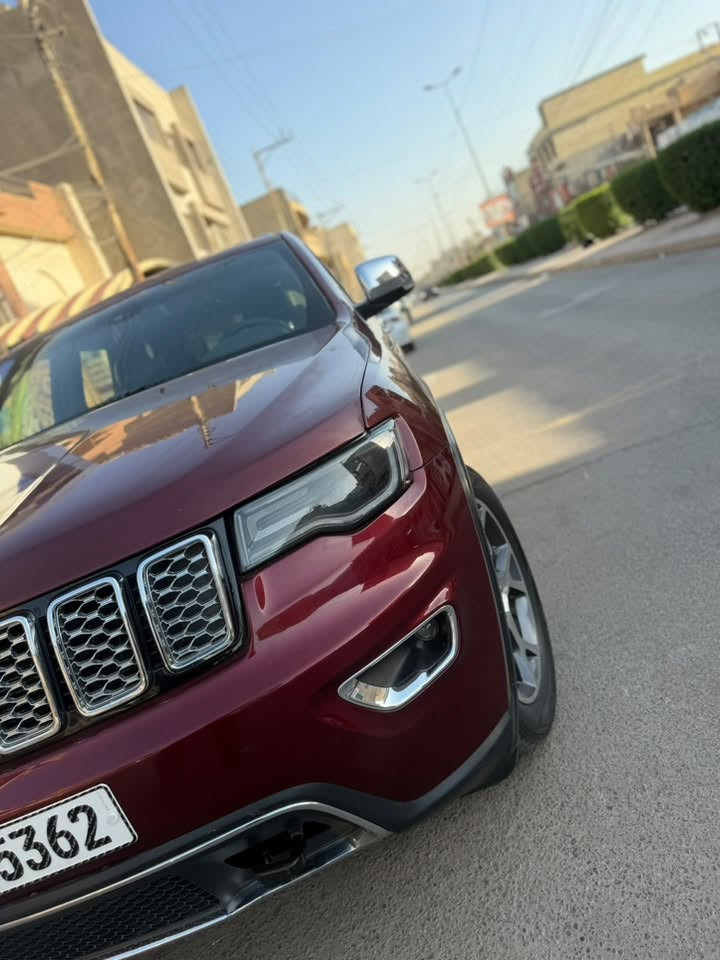 للبيع جيب ٢٠١٤ محدثه ٢٠ صبغ عام حادثها فقط بنيد ودعاميه والباقي جراد فقط مكفوله من الكص والشاصي واللغوده لمتد حاليا بها جراد بكصة القماره والبنيد فول الفول  مكاني بغداد الدوره السعر 14700$ يعني ١٤٧ ورقه وبيها مجال بسيط جدا جدا اللي متفيده انشالله الله يرزقه باغاتها 
للاتصال ***********
