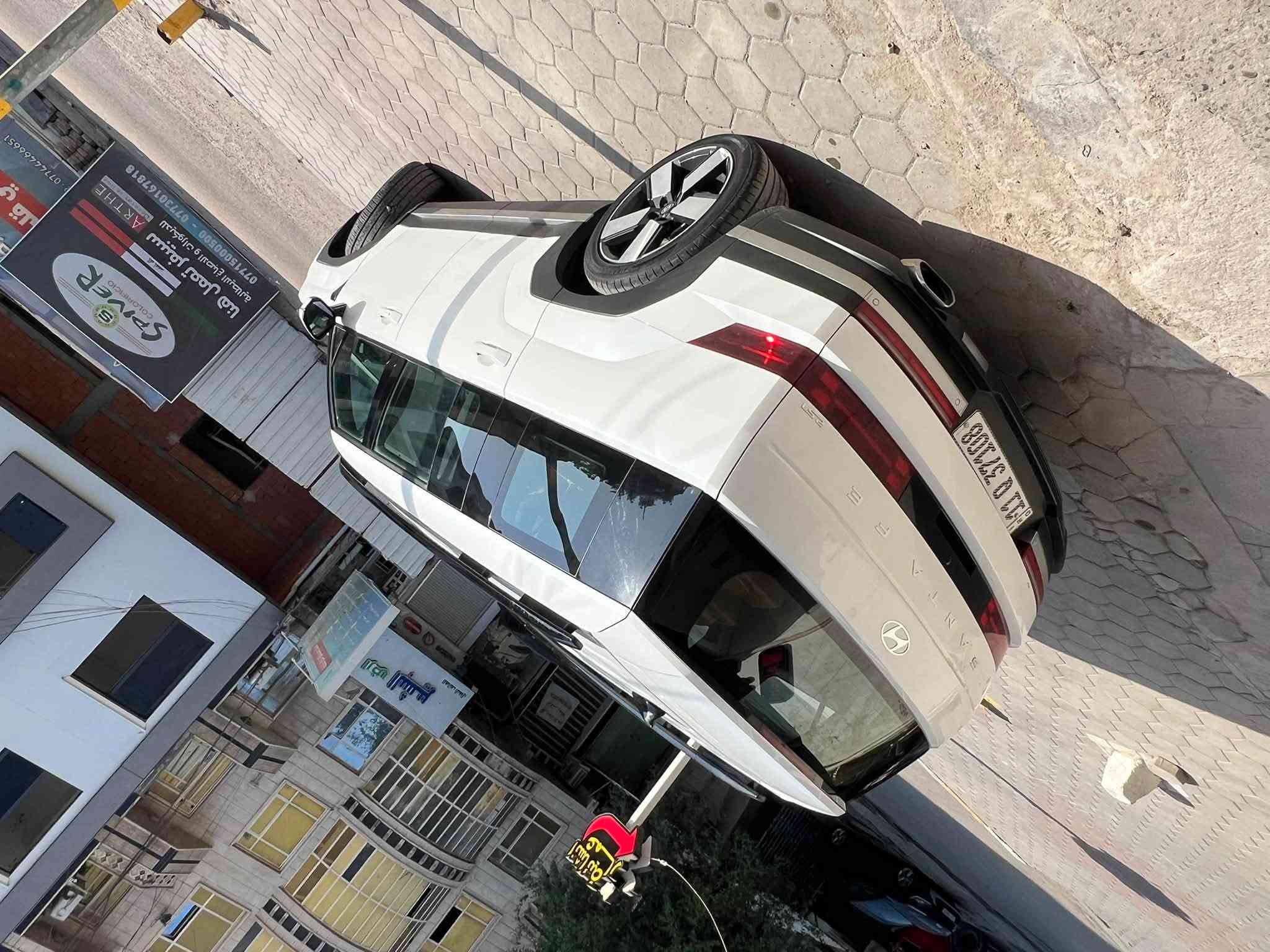 سلام عليكم سنتافيه موديل 24 شكل لجديد خليجي ماشيه 80 مواصفاته 7 راكب تلث قطع تبريد كشن كهرباء شاشه متصله اربع انضمه قياده شحن واير ليس جنطه كهرباء لد متغير هاند بريك بصمه كير تعليك مري شفط تشغيل عن بعد نضام اوتو هولد مكينه 2500 وبعد بيه هوايه موصفات سياره خليجيه بيه طخه خفيفه قطعتين ونص صبغ بدون دواخل لغد شاصي كفاله رقم بغداد هزه جديه مكانه كراده سعر 191بيه مجال  ***********
