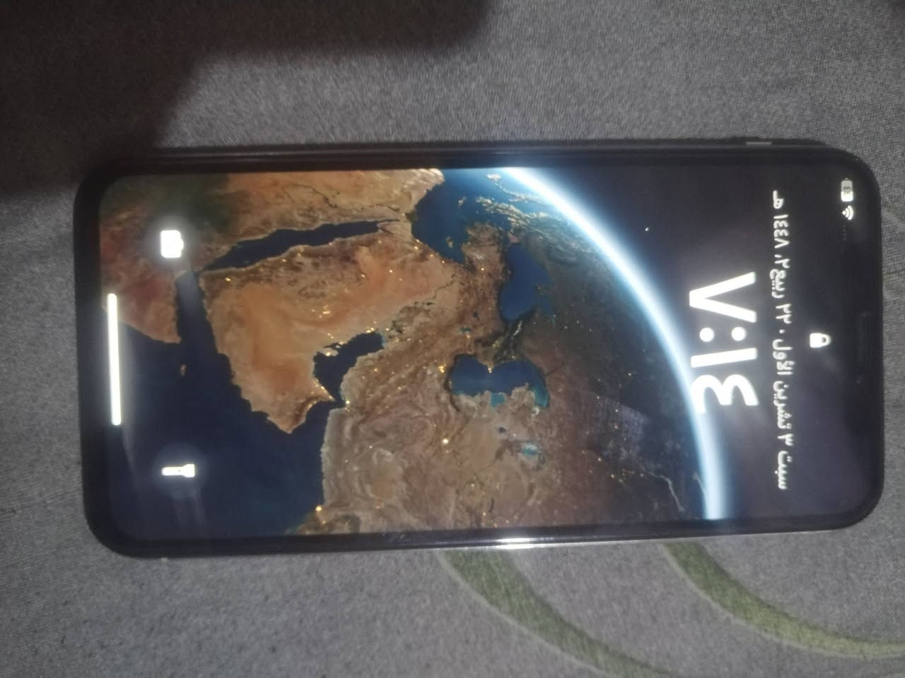 أيفون اكس ذاكره 256فقط الكامرات متوقفه وضهره يحتاج تبديل بطاريه مبدله العنوان بصره القديمه *********** السعر ب 125 وبي مجال
