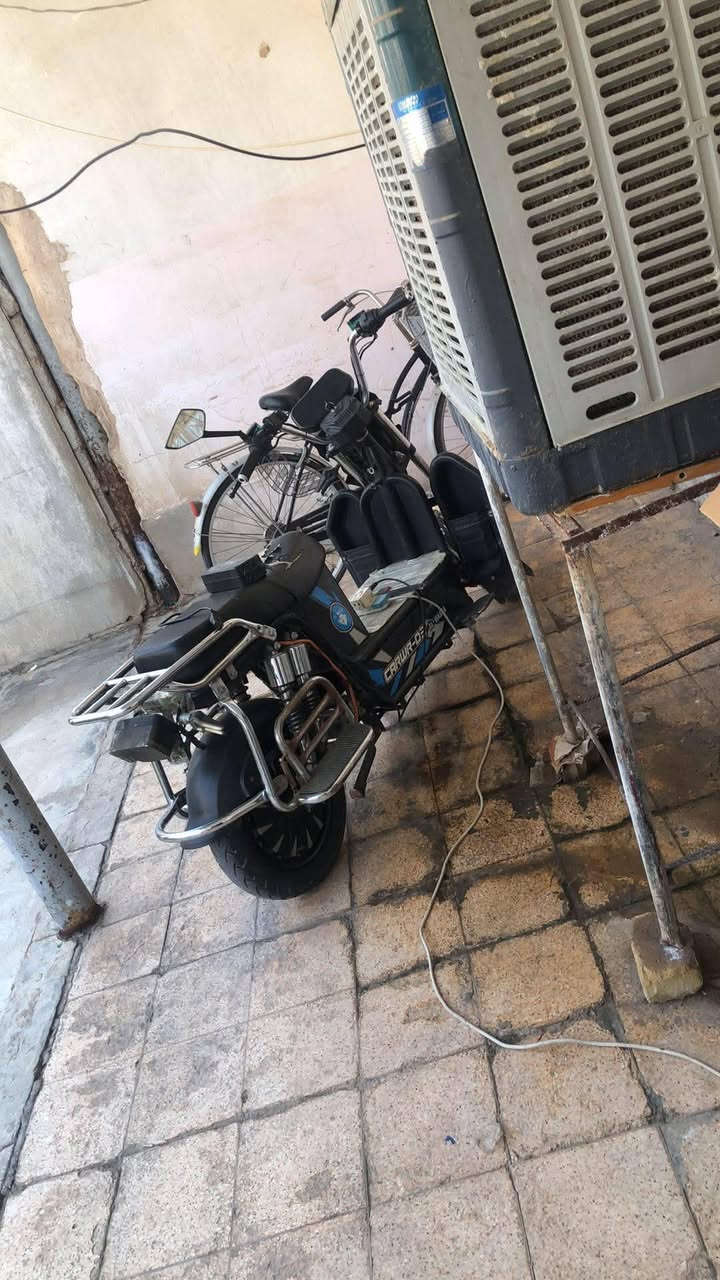 سلام عليكم دراجه شحن للبيع كشر البطاريات موجوده بي بس بيهن نفخ بسيط العنوان سده البعلوان مطعم كرم دليم السعر 325وبي مجال الاتصال***********

نص مكتوب في الصور:
- 8/2/2025 14:19
