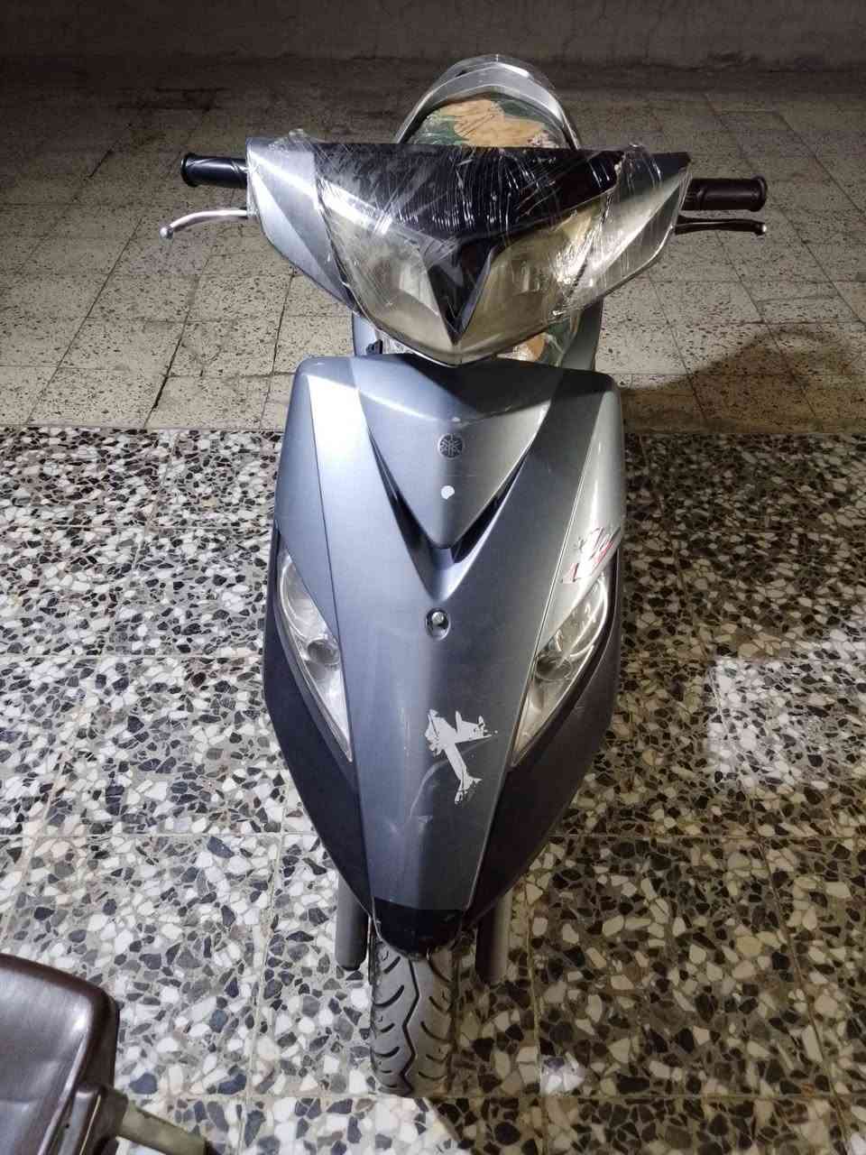 سلام عليكم دراجة ثعلب للبيع المكينه كفاله ما مفتوحه والدراجه بيهه نقوصات بسيطه السعر 500 وبيهه مجال المكان دولعي الخطيب لاتصال ***********
