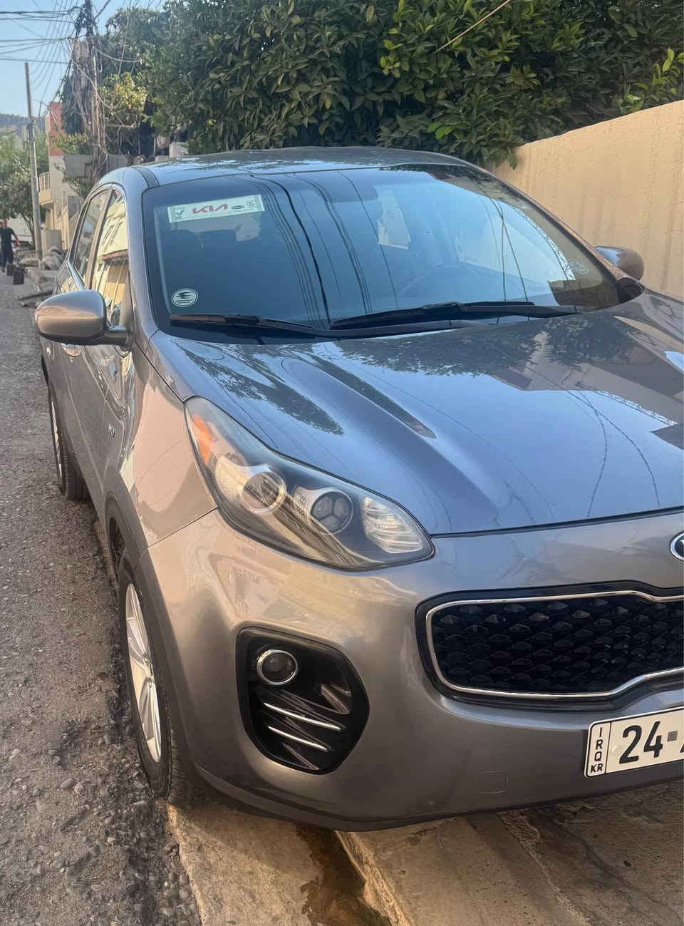 سبورتاج ٢٠١٧ امريكي gdi 20
فقط بوند صبغ بدون دواخل وضربه شرط
گير ومكينه وطخم حداديه كلشي بشرط
ماشيه١٤٠.الف ميل
رقم سنوية كاشي كلشي جديد قبل اسبوعين مصفريها ويه الغرامات 
سياره صفر نازله من الشحنه وباقيه بيد واحد لحد الان
السعر 13000$ ومجال
*********** دهوك, العراق
