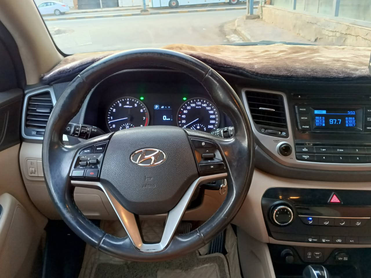 🚘 للبيع هيونداي توسان 2016 🔥
سيارة نظيفة ومرتبة، جاهزة للاستخدام، وبمواصفات حلوة 👌
▫️ موديل: 2016
▫️ محرك: 2.0 بنزين – 4 سلندر
▫️ گير: أوتوماتيك
▫️ اللون: أبيض 🤍
▫️ ويل  كب اصل
▫️ تحكم بالستيرن
▫️ تبريد
▫️ مرايات السيارة كهرباء
▫️ شاشة ومسجل
▫️ USB / AUX / Bluetooth
▫️ إضاءة LED
▫️ إشارات بالمرايات
▫️ بدون فتحة سقف ❌🌞
📍 الموقع: [النجف الاشرف: شارع المدينة]
💰 السعر: [165]
📞 للتواصل: [***********]
السيارة مثل ما مبينة بالصور، والفحص خير دليل.
للجادين فقط، الله يرزق الجميع 🤍
#توسان #هيونداي #توسان2016 #سيارات_للبيع #سيارات_العراق #بيع_وشراء #سيارات
