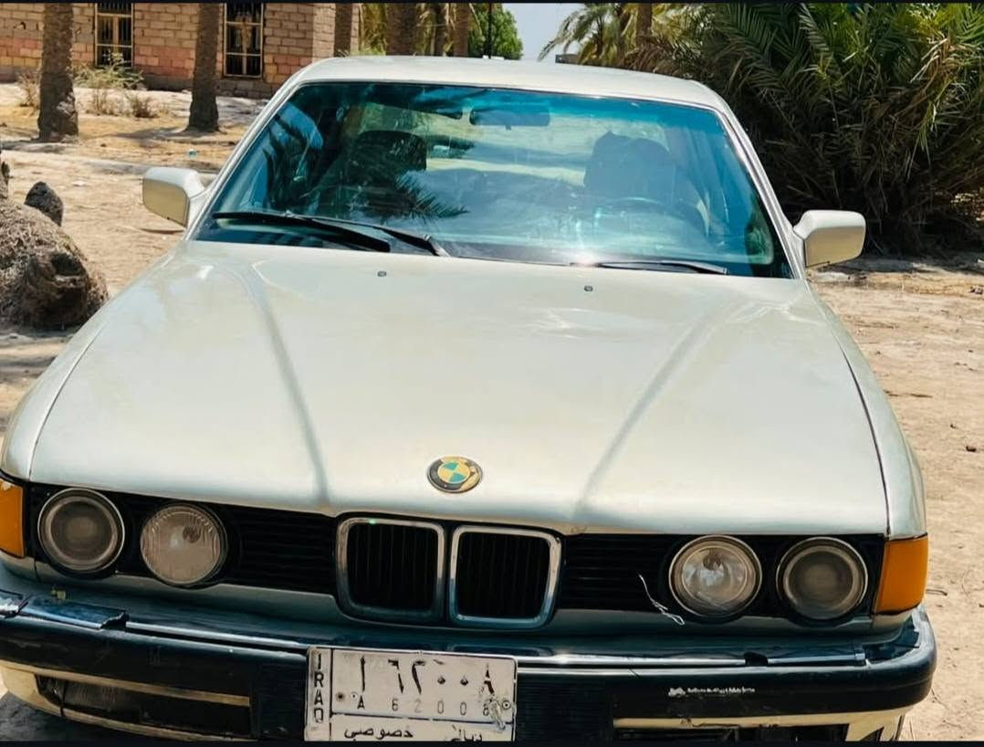 سلام عليكم بي ام للبيع او مروس مديل 1992كير ومكينه وحداديه جديد مصبوغه عام جماليه سنويه ل27 مكاني السعر40وبيها مجال  نجف كوفه عباسيه للاستفسار ***********
