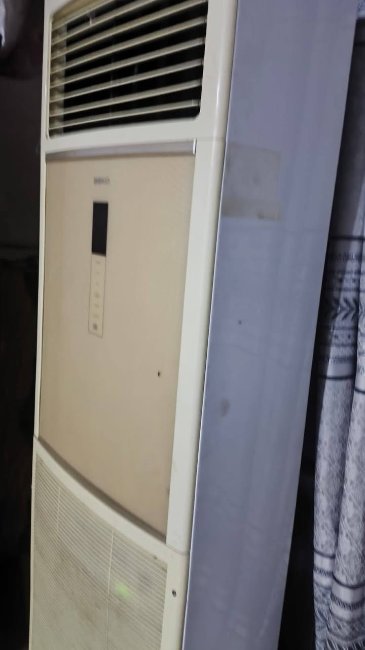 السلام عليكم سبلت 3 طن البيع منصوب و كامل تجي أشوف بروته و تشيله سعره 650 التواصل ***********
