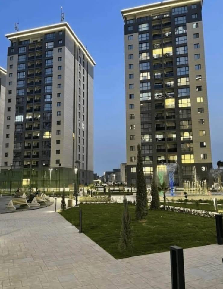 🏡 للإيجار – شقة فاخرة في مجمع النسيم ستي

فرصة مميزة للسكن الراقي في أفضل المجمعات السكنية:

✨ المساحة: 140 متر 
✨ غرفتين نوم , الطابق 14, مؤثثة بالكامل 

الشقة جاهزة للسكن
للاستفسار التواصل دايركت 📩
او الاتصال بالرقم : 📞***********📞
