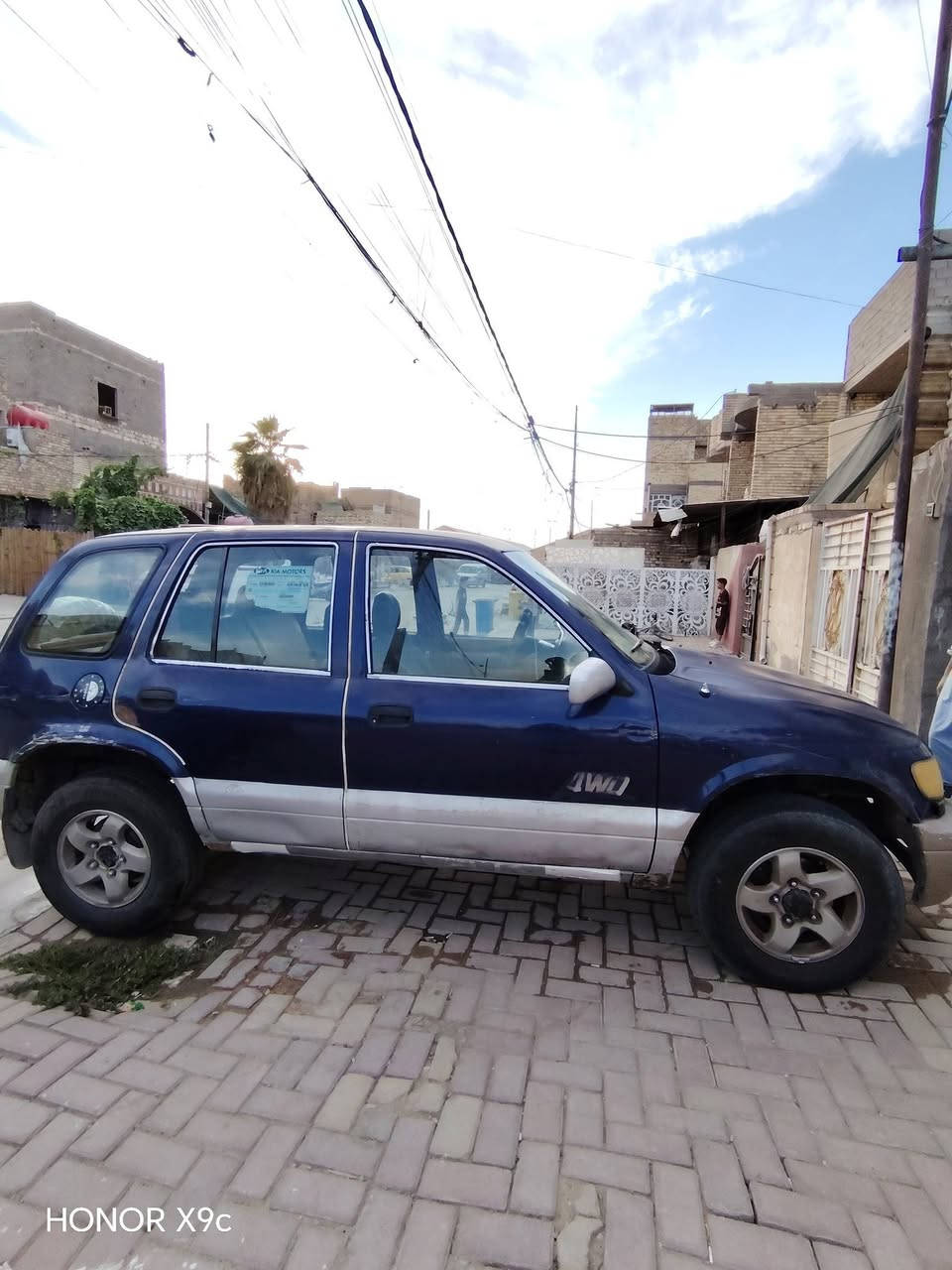 السلام عليكم .
كيا سبورتج موديل 1999 دشبول نفخ السيارة بلادية بدون ضربة او صبغ مكينة تويوتا 4S  تخم تاير باتري جديد كهرائيات كلها شغاله رقم انكليزي بغداد بااسمي التبريد مايشتغل السعر (40) وبيها مجال العنوان بغداد م الصدر  للاستفسار ***********

نص مكتوب في الصور:
- HONOR X9c