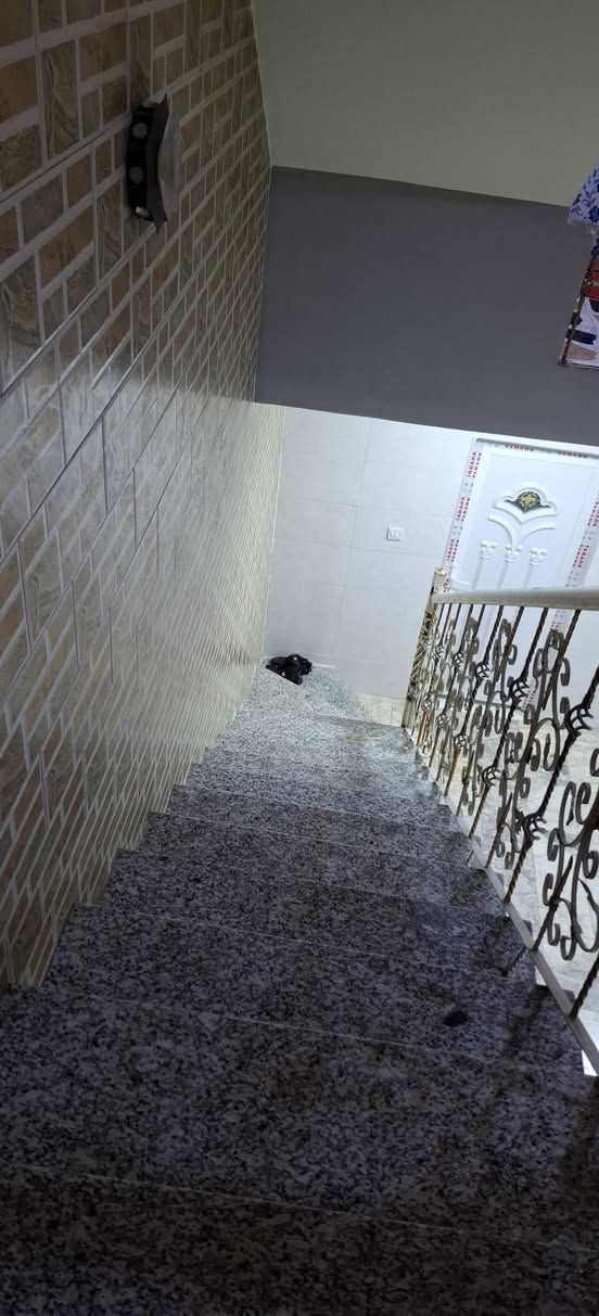 يا الله دار للبيع مساحه 100 متر شارع ابو الدهن ثامن فرع مقابيل محل بيع ماي اورو السادس بيت  *********** مراوس
