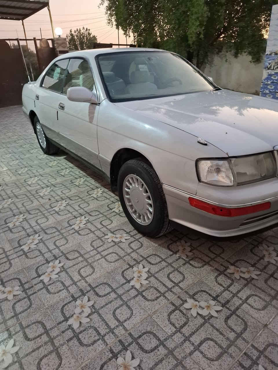 مرحبا بطه مديل93سياره نضيفه محرك وكير حاويه حداديه وتاير جدد رقم قادسيه لماني سياره مكفوله كص ونقل وعيب شرعي سعر52 رقم لهاتف***********
