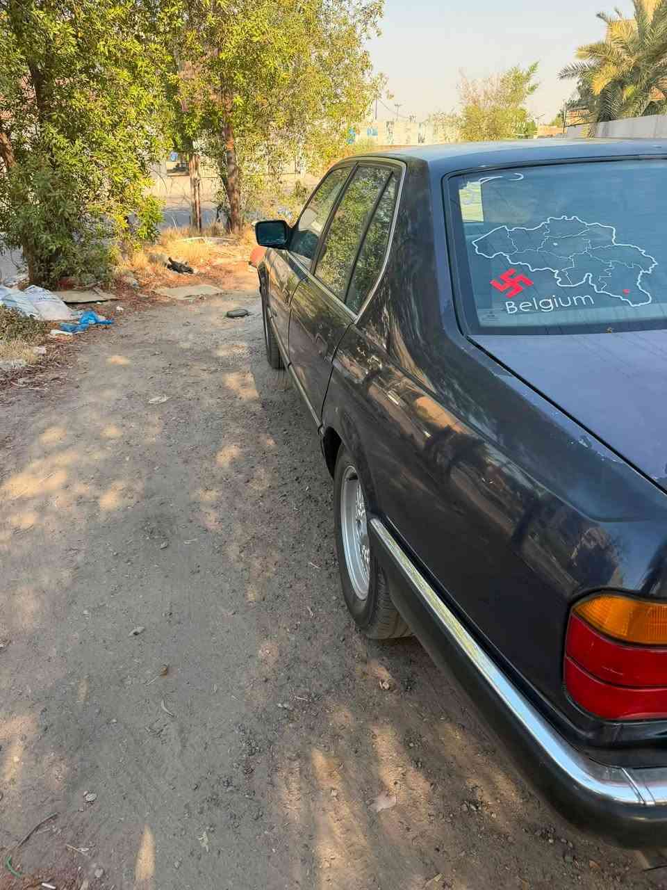 سلام عليكم
بي ام 735 اسود كحلي 91
سياره بيها جراد فقط 
وجاملغات خلفيه مصبوغه 
سياره حلوه ومناقصها اي شي وبلاديه 
تبريد ثلج كهربائيات كلها شغاله مابيها نقص 
هزه رقم سنويه جديد و باسمي 
مكانها البنوك 
للتواصل على الرقم فقط 
***********

