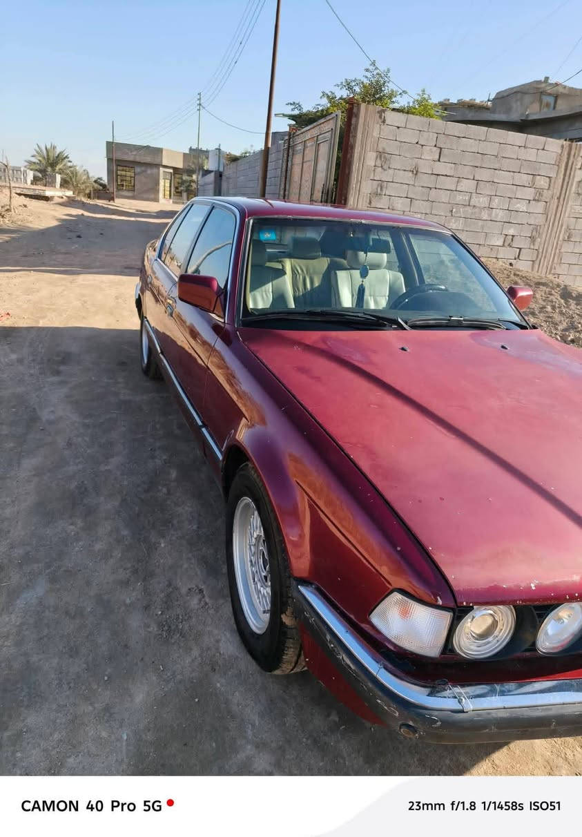 السلام عليكم BMW 735   السيارة أصل مديل 1989
رقم بغداد سنوية لل 27 السيارة مكينة وكير شرط 
تنتة شغالة غرفة كلش نضيفة كهربائيات وضع الشركة لا ترهيم ولا تلزيگ 
نقصها حدادة وتبريد فقط مكان السارة بصرة 
السعر 43 ولشراي يدلل 
***********   بي واتساب
