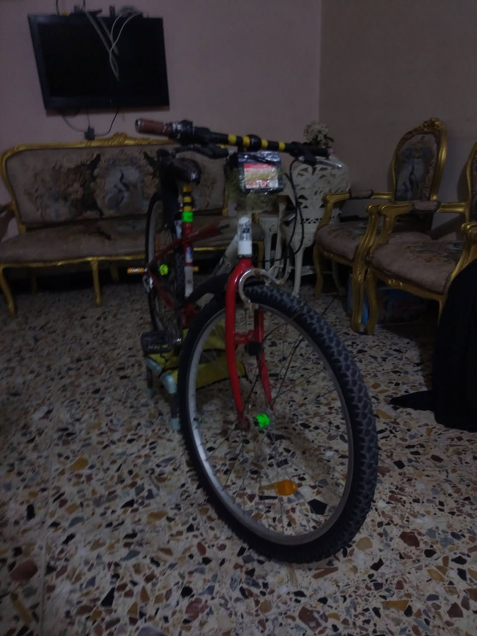 سلام السلام عليكم عندي باسكل الياباني حجم ٢٥ بايسكل نضيف شوفت عينك صارلي سبوع من اشتريته سعر 45 وبي مجال مكاني مدينه الصدر رقم الهاتف ***********
