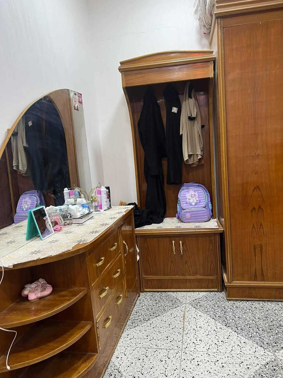 غرفة نوم • درجة اولى • نضيفه
