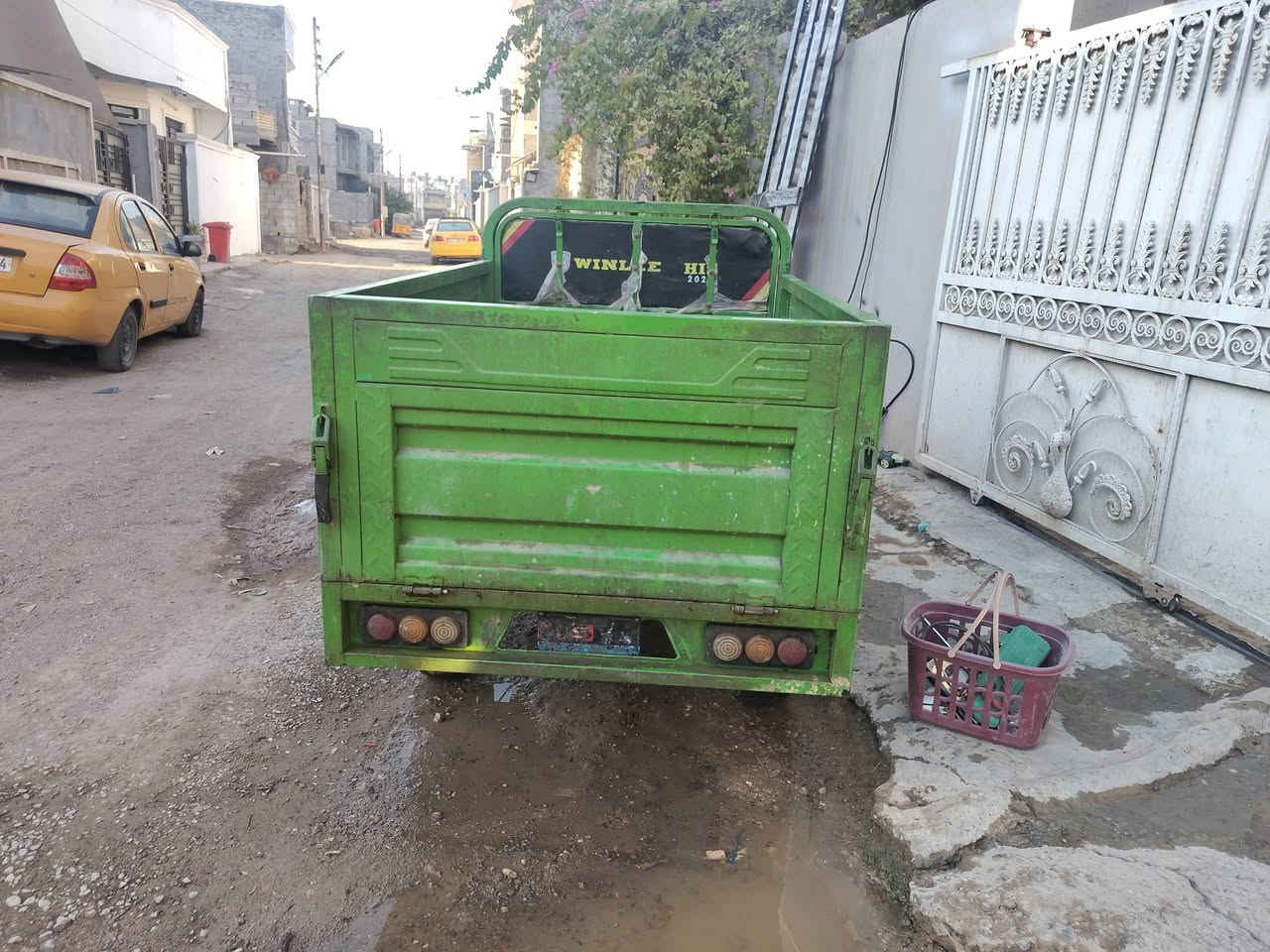 متاح ستوته شحن موديل 25 بطاريات عدد 5  اي نقص ما بيه السعر مليون 150 بغداد الجزيرة السياحيه هاتف ***********
