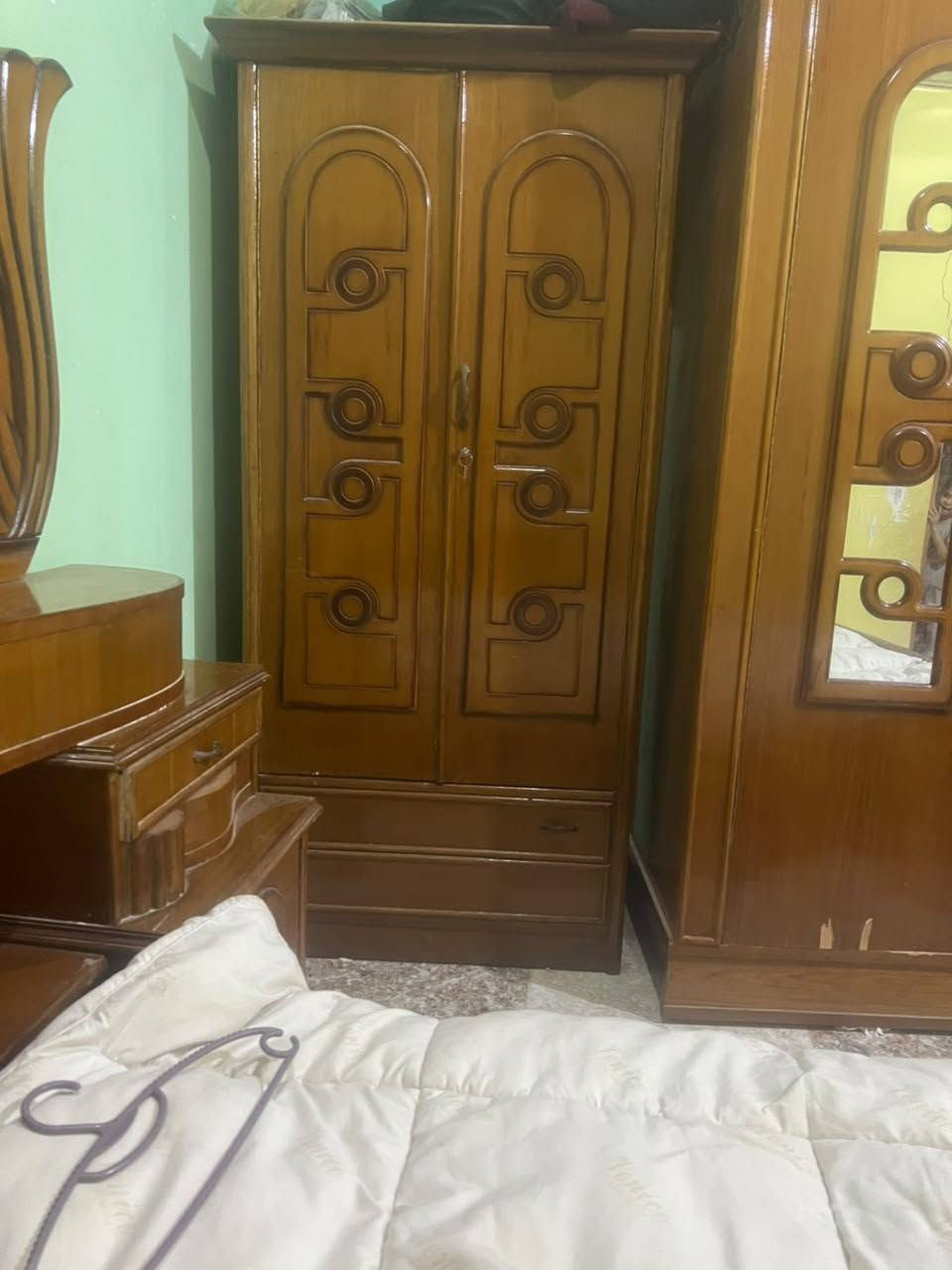 غرفه فصال للبيع المكان البصره الزبير الاستفسار ع الرقم ***********
