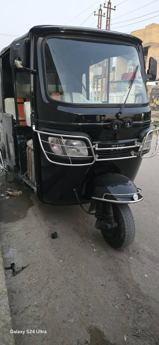 شباب الشرح داخل الفديو والمكاين مبدلات بستم  ولفات فقط السعر 6300 قفل بدون عمله مكاني البياع الشرطه الخامسه قرب جامع الجميلي *********** الشراي يتصل مارد خاص

