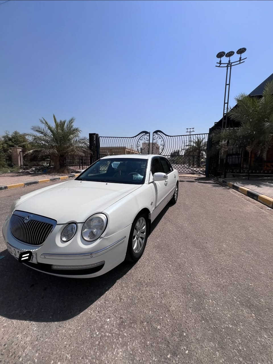 🚘 للبيع كيا أوبيروس Kia Opirus
▫️ الموديل: 2009
▫️ المحرك: V6 سعة 3.8
▫️ اللون: أبيض
▫️ السيارة نظيفة ومرتبة
▫️ مكيف وتبريد ممتاز
▫️ داخلية مرتبة
▫️ جنوط أصلية
▫️ استخدام شخصي
▫️ السيارة جاهزة للفحص** 
▫️منضومه سماعات بيه +شاشه 
▫️مري الجانت تحكم مع البك
▫️حساسات امامي و خلفي 
▫️كشنات جلد +كهربائي
▫️كامره خلفيه 
▫️بردات بلادي بيه
▫️السياره رقم بغداد دولي اب اسمي 
▫️فتحه
▫️بصمه
▫️السياره مكفوله كفاله عده شبر صبغ بل جاملغ الخلفي 

▫️السياره جاهزه معايزه شي ترايك وين ميعجبك سياره احلا من الصوره تجي وتشوف بعينك 

💰 السعر: 110 وبيه مجال
📍 الموقع: النجف
📞 للاستفسار والتواصل: [***********_***********
