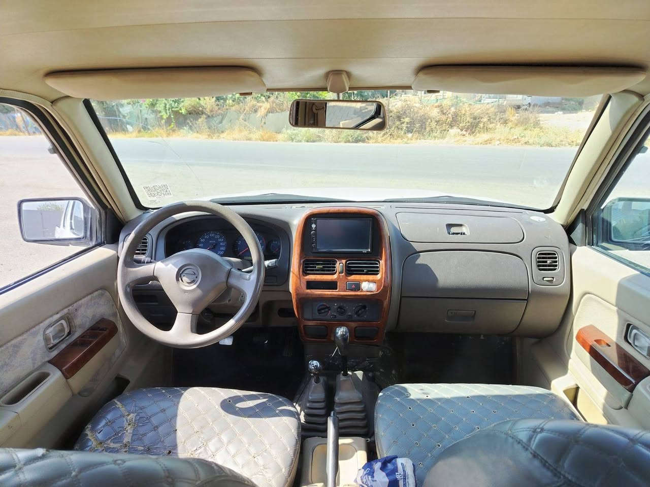 مۆدێل 2010 سەیارەکەمان ساغە
کۆدی بۆکراوە بارکۆدیش وەرگیراوە بەس ڕەقەم ماوە بیبەستین
سەیارەکە پەڵە پەڵە بۆیاخی هەیە من بەکامل ئەیفرۆشم هیچ دەعمولێدراوی نیە ئەگەر وردەیە یان شتێکی بەسیت
گێڕو مەکینەوتەبریت ساردوگەرم بەشەرت 
4تایەی لۆک تازە بۆی بەستراوە  ....دەبڵ ئەکسلی ئیش ناکات گاردنی پێشەوەی پێوەنیە ...سعری 65گەڵاویەک مەجالی برایەنە ...شوێن سلێمانی ڕەحمەتت لێبێ ئەگەر زۆر مشتەری نیت سەرم مەیەشێنە ***********
