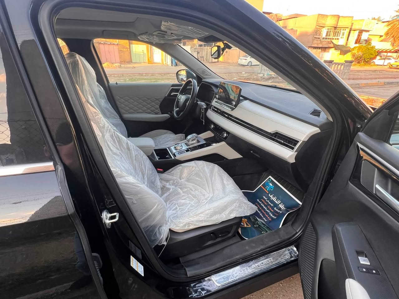 🔥 للبيع 🔥
🚘 Mitsubishi Outlander 2024 SEL S-AWC

🇺🇸 وارد أمريكي
⚙️ محرك 2.5 لتر — 4 سلندر
💪 دفع رباعي S-AWC
👨‍👩‍👧‍👦 7 ركاب
🔄 گير أوتوماتيك CVT

✨ المواصفات:
• فل أوبشن SEL
• جلد أبيض فاخر 🤍
• مقاعد أمامية كهربائية
• مقاعد أمامية مدفأة
• شاشة وسطية كبيرة
• شاشة عدادات رقمية
• Apple CarPlay + Android Auto
• كاميرات 360°
• حساسات أمامية وخلفية
• مثبت سرعة متكيف
• تحذير النقطة العمياء
• تحذير حركة المرور الخلفية
• باب خلفي كهربائي
• سقف بانورامي أسود 🖤
• جنوط 20 إنچ
• 3 صفوف — 7 مقاعد

🎨 اللون الخارجي: أسود لامع 🖤
🖤 **السقف: **رصاصي
🤍 الداخلية: جلد أبيض

💰 السعر: 190 ورقة

رقم بغداد بسمي تحويل ثاني يوم 

📋 رقم الشاصي:
JA4J4WA84RZ039385

📞 للاستفسار:
***********

🔥 سيارة نظيفة جداً ومواصفات راقية، جاهزة للعرض والبيع
