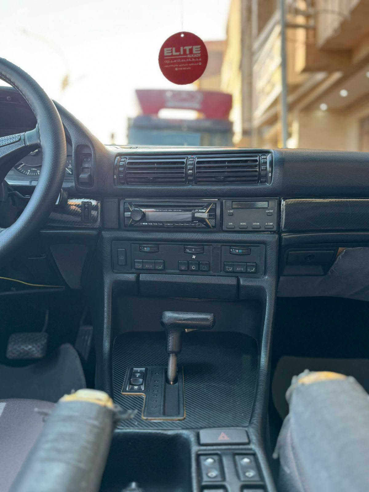 سلام عليك 735 رقم بغداد باسمنه مكينه كير شرط تبريد شغال عندي بس فإن مالتهه اله حركه يله يشتغل مكفوله من الخياس سياره حلوه حداديه جديده سعره 55 مكانه نجف الاشرف ***********
