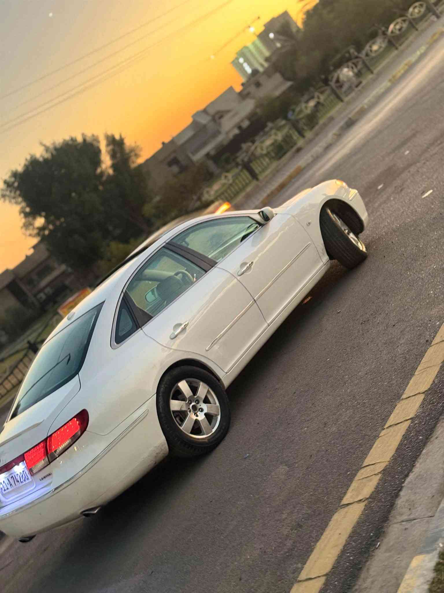 سلام عليكم 
🚘 للبيع أزيرا 2007 ليمتد خليجي 

السيارة أزيرا 2007 Limited خليجي، مكينة V6 3300كير أوتوماتيك.

بيها مواصفات اللمتد:
• جلد
• فتحة سقف
• كراسي كهرباء
• كراسي تدفئه
• تحكم ستيرن
• مثبت سرعة
• تحكم مناخ
• شاشة وصوت
• حساسات خلفية
• جنوط ألمنيوم
•ايرباك وABS
•سياره بيها ٣قطع صبغ 
السيارة استخدام ومرتبة، 

💰 السعر: 99$
📍 المكان:بغداد البياع 
📞 الاتصال/واتساب: ***********
