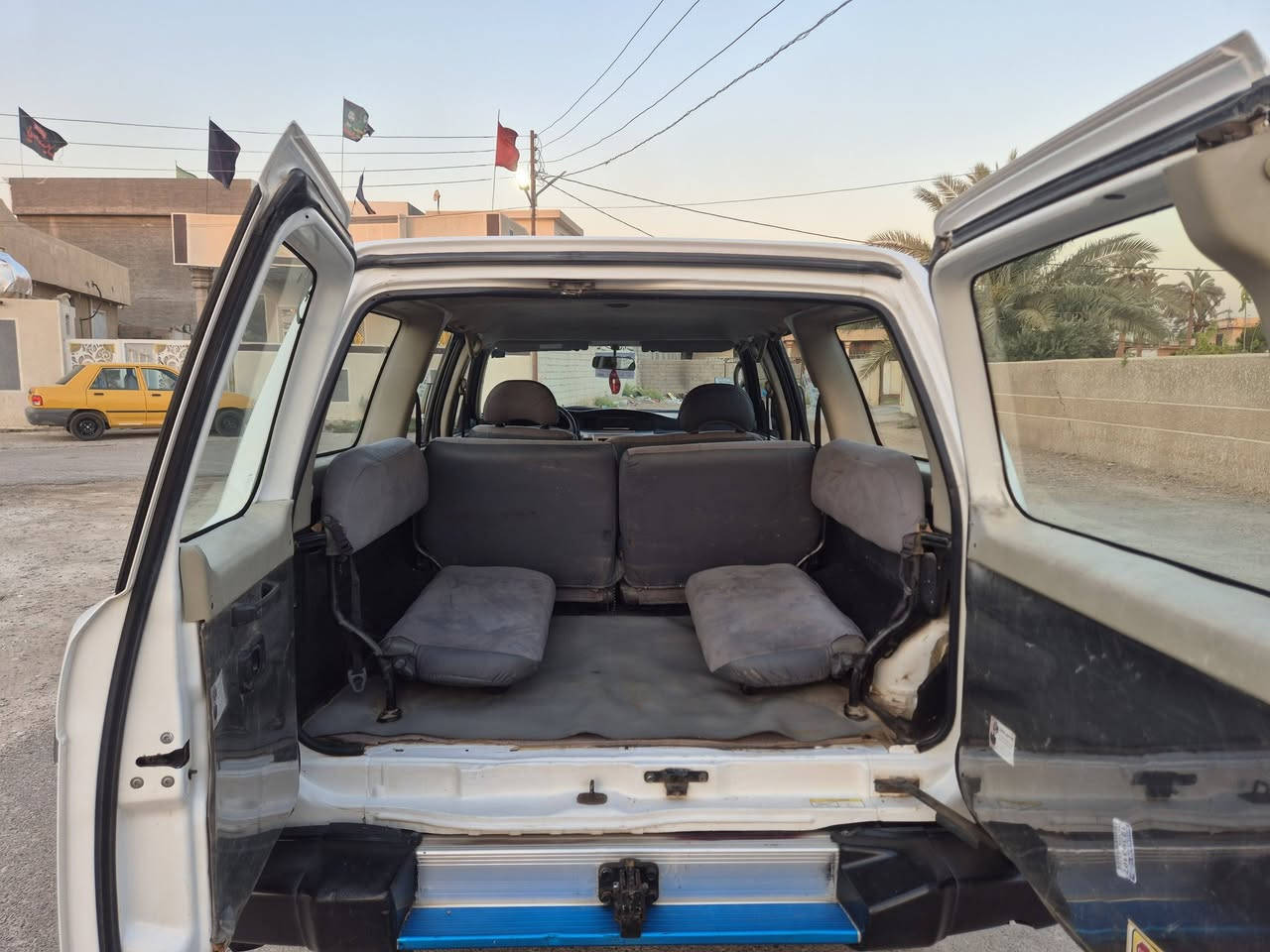 نيسان بترول 2008 محرك 4500
عادي رقم بغداد انكليزي 
السياره مصبوغه احزام 
السياره جاهزه من كل النواحي كير مكينه حداديه جديده 
العنوان بغداد تقاطع النهروان 
السعر 110$ 
***********
