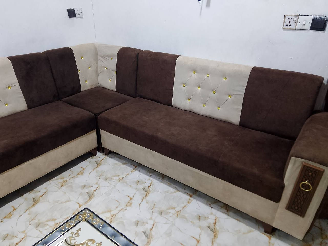 طقم ٢٠ مقعد • نضيف • توصيل