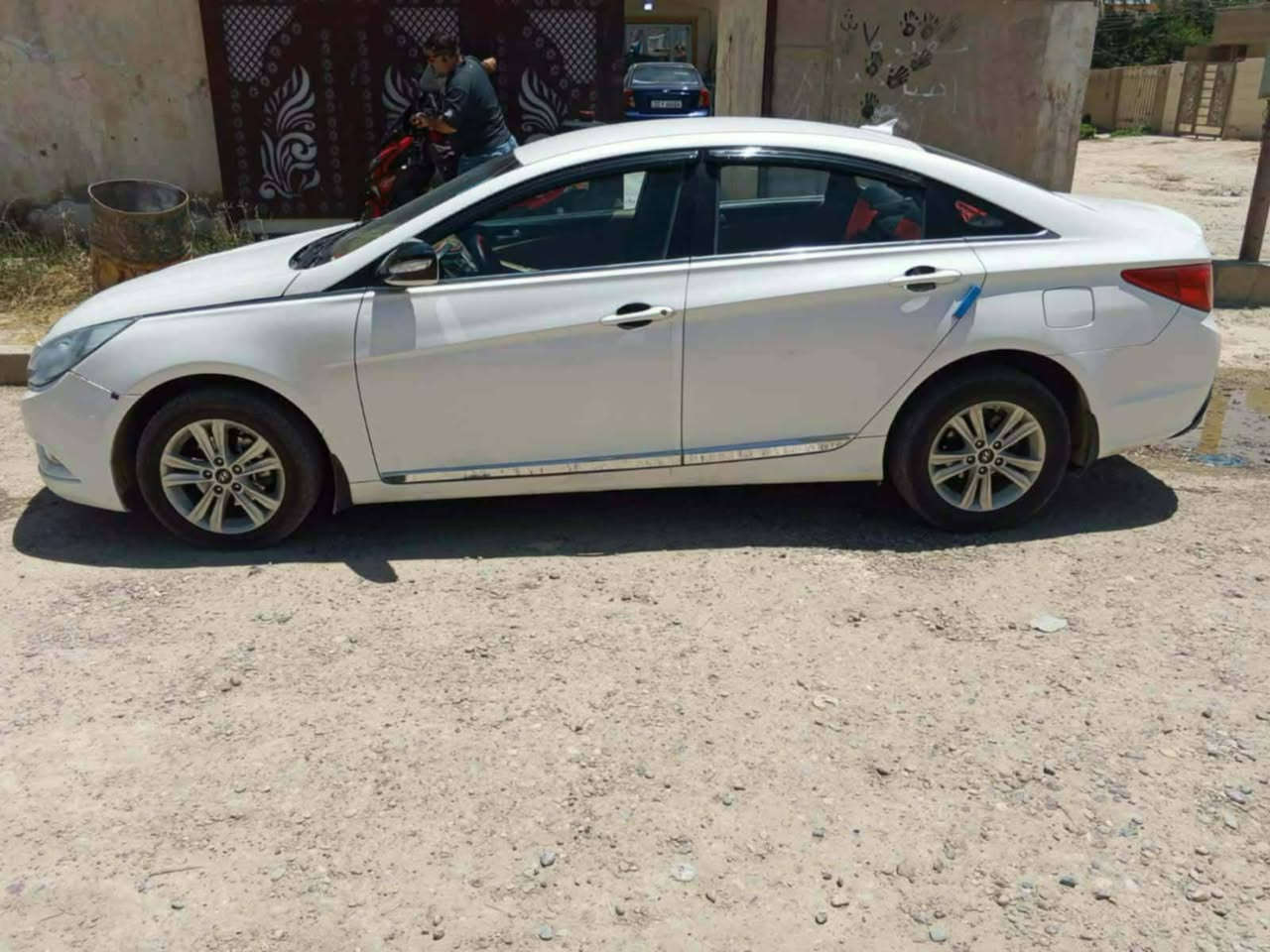 سوناتا 2011 محرك 2400
بيه صبغ نص جاملغ امامي وبيه بارد بالباب الخلفي وشويه من الهلال شرط بدون دواخل تخم تاير اليوم شديته كير محرك تبريد تحويل غرامات كلو مكفول مكاني تكريت  الاتصال ***********
