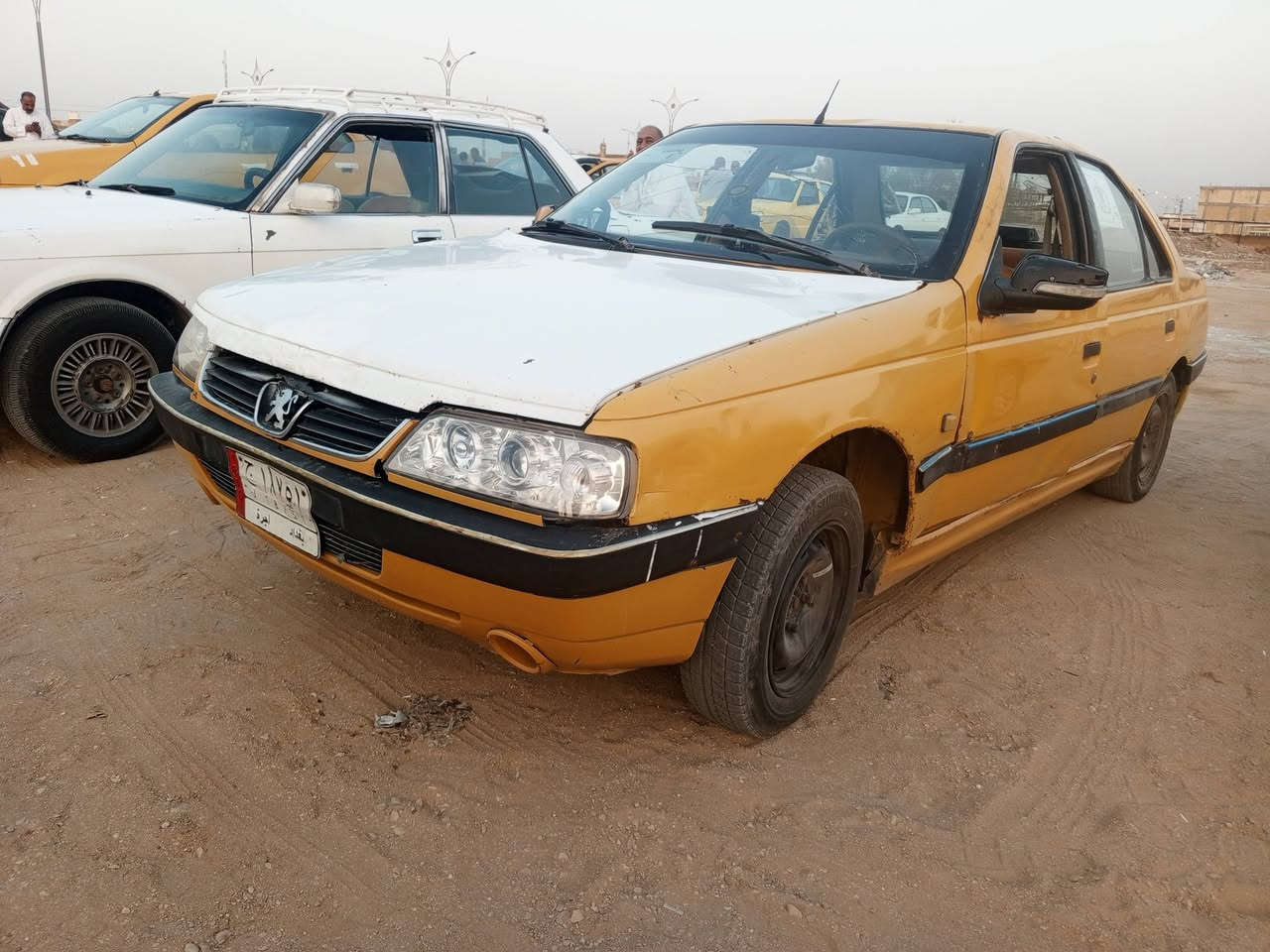 السلام عليكم سياره 405 للبيع موديل 2010 سنويه 2026 ساقطه شهر السابع مكينه كير حداديه  كهربائية كله شغاله رقم بغداد سعر 16 بيه مجال ناصريه قرب المستشفى التركي *********** بيه واتساب
