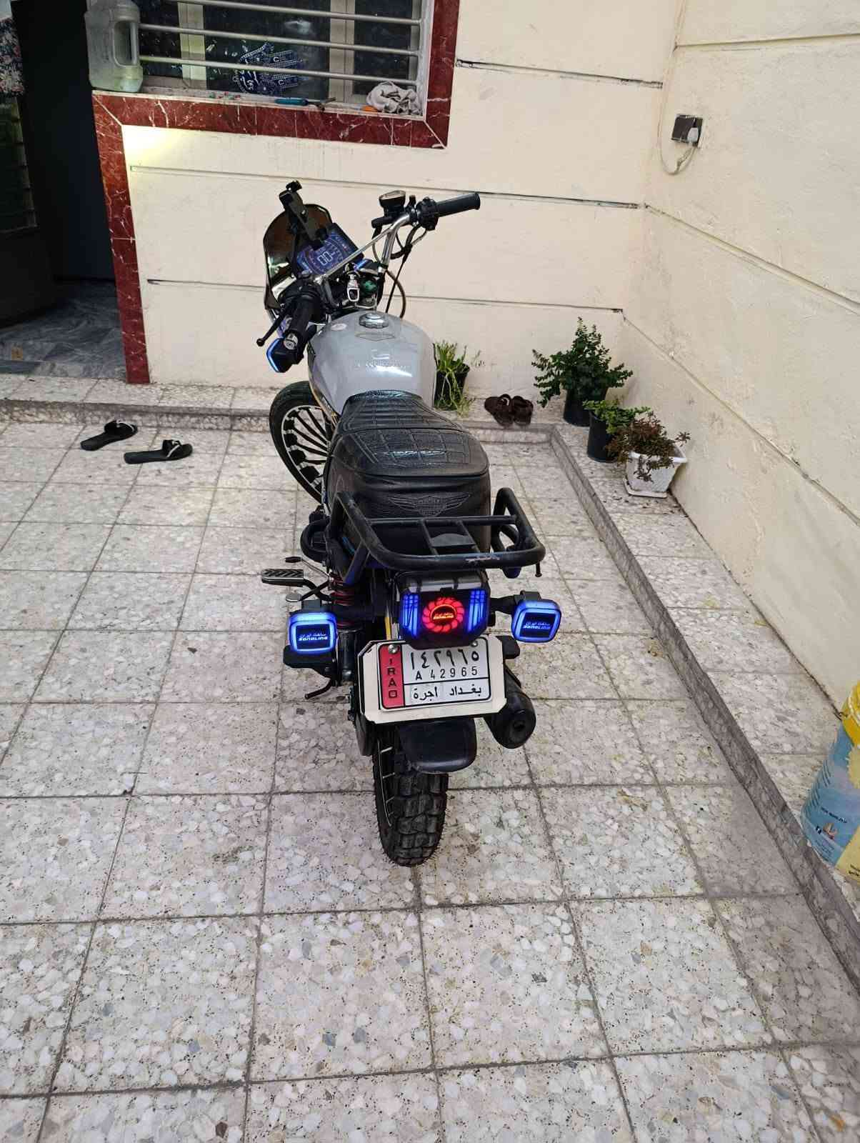 سلام عليكم سونك5كير محرك 200c
دراجه بحالت الوكاله نقص بس جملغ امامي
ماشيه 9لف دراجه مكفوله كفاله عام برغي مامدود عليه 
مكاني بغداد بلديات سعره 975وبيه مجال
***********
***********

