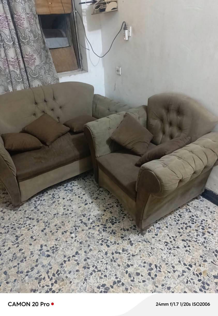 تخم • قابل تفاوض • واتس