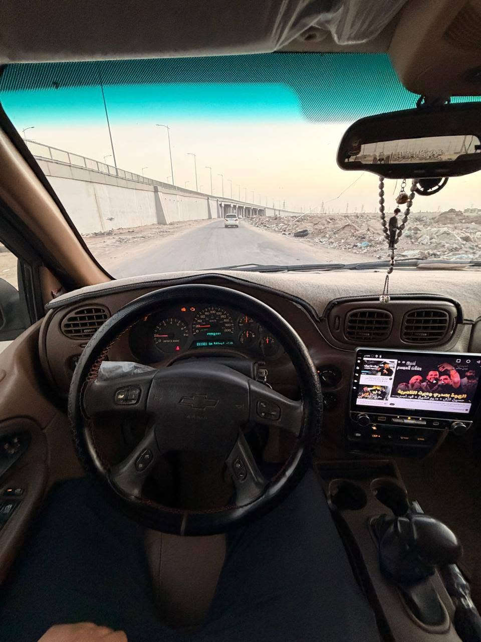 السلام عليكم للبيع سياره بلايزر 2002 LTZ وارد كوري لكوري معروف ما ينكفل من الصبغ
سنويه ورقام جدد
 كفاله  ضربه كير محرك 4200 القبق السود المرغوب
حداده تخم تاير منضومت بانزين منضومت تبريد 
كله جديد 
قبل فتره حورت الكلج مروحه شديت فانات 
صار فرق كلش حلو بيهه قلت صرف وقود 
وصارت خفيفه ونمر ذبهن بسرعه
تبريد تدفئه قطعتين ثلج 
شاشه كامره 
كشنات تدفئه تحكم كهربائي
مثبت سرعه
ما ناقصهه شي جاهزه من كل النواحي
سعر 98 وبيهه مجال 
الستفسار *********** البصرة, العراق

