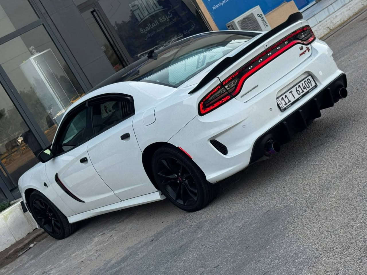 Dodge Charger Hemi R/T  2016 دوج جارجر هيمي
ضررها جانبي بسيط. صبغ ٣ قطع 
لغد شاصي مكفول 
محرك و الكير مكفول شرط الفحص
المواصفات  : 
- محرك 5,700
- شاشة وسائط كبيرة 
- كاميرا خلفية دوارة
- كشنات تدفئه
- شفتات ستيرن تبترونك 
- مري قلاب + حساس للضوء العالي 
- بصمة تشغيل + بصمة ابواب
- تشغيل عن بعد
- منظومة زينون 
- مود Sport
- ويل حجم 20 و تخم تاير جديد

جاهزه السياره متحتاج اي صرف
السعر 160ورقه 
‏‪***********‬‏
