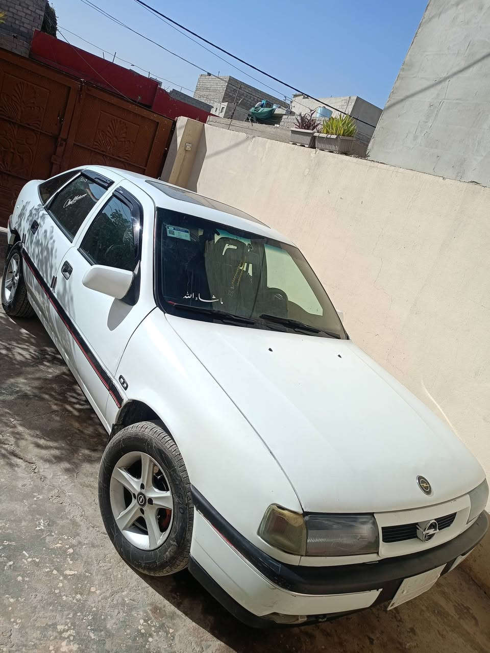 سياره للبيع موديل 92 جاهزه شرط التحويل محرك 20 رقم الموبايل ***********//***********
