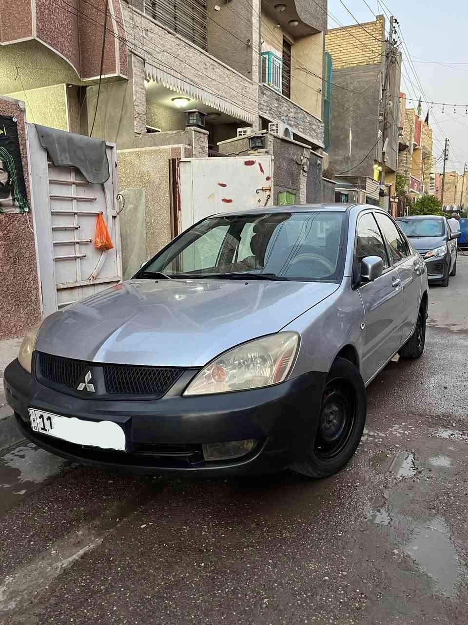 السلام عليكم
اخوان عندي لانسر موديل 2011 للبيع السيارة بأسمي رقمها بغداد منظومة غاز كامله انسى شي اسمه دوانز 
تكدر تستخدم البانزين وتستخدم الغاز وتخم تاير جديد مصارلي ثلاث ايام من شادهن باتري جديد وراديتر جديد 
وتبريد ثلج كامل مكمل ما يحتاجلك شي وشاشه وكاميرا خلفيه دواخلها نظيفة بلادية السيارة مكفوله لغود شواصي 
وگير ومكينه خير من الله 
رقمي ***********
سونارها مرفق بالصور 
مكاني بغداد 
تجي تفحص والبي خير الله يقدمة 
سعر السيارة ب 78 وبيها مجال للطيبين
