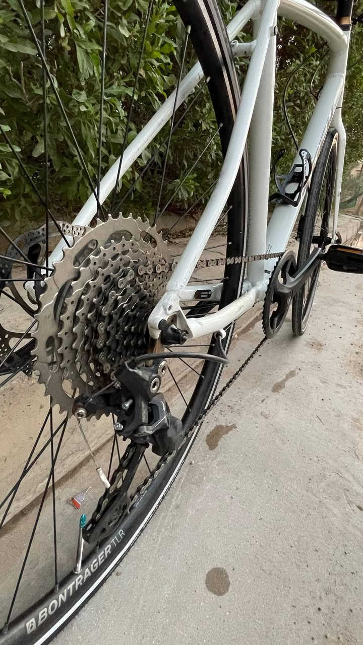 السلام عليكم شبابنة الطيبين
TREK FX3 2022 WITH CARBON FORK
قياس الفريم لارج L(56)
ماشة كاربون 

سستم شيمانو ديور حديث 1X10

 بريكات هيدروليك تيكترو 

البايك ختم واحد من ويالة وانت صاعد سرج بوري سرج ستيرين بونتريكر 

المكان بغداد الغزالية  التواصل خاص او الاتصال ***********

