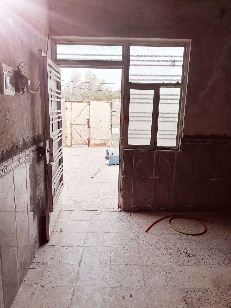 بيت زراعي بحي العسكري شارع ٣٠ قريب عله محلات ابو حازم قبل لاتعبر المشروع المساحه ١٥٠ ويمه قطعه ١٥٠ تنباع ويا وسعر كلش زين كامل خدمات كهرباء خطين ***********
