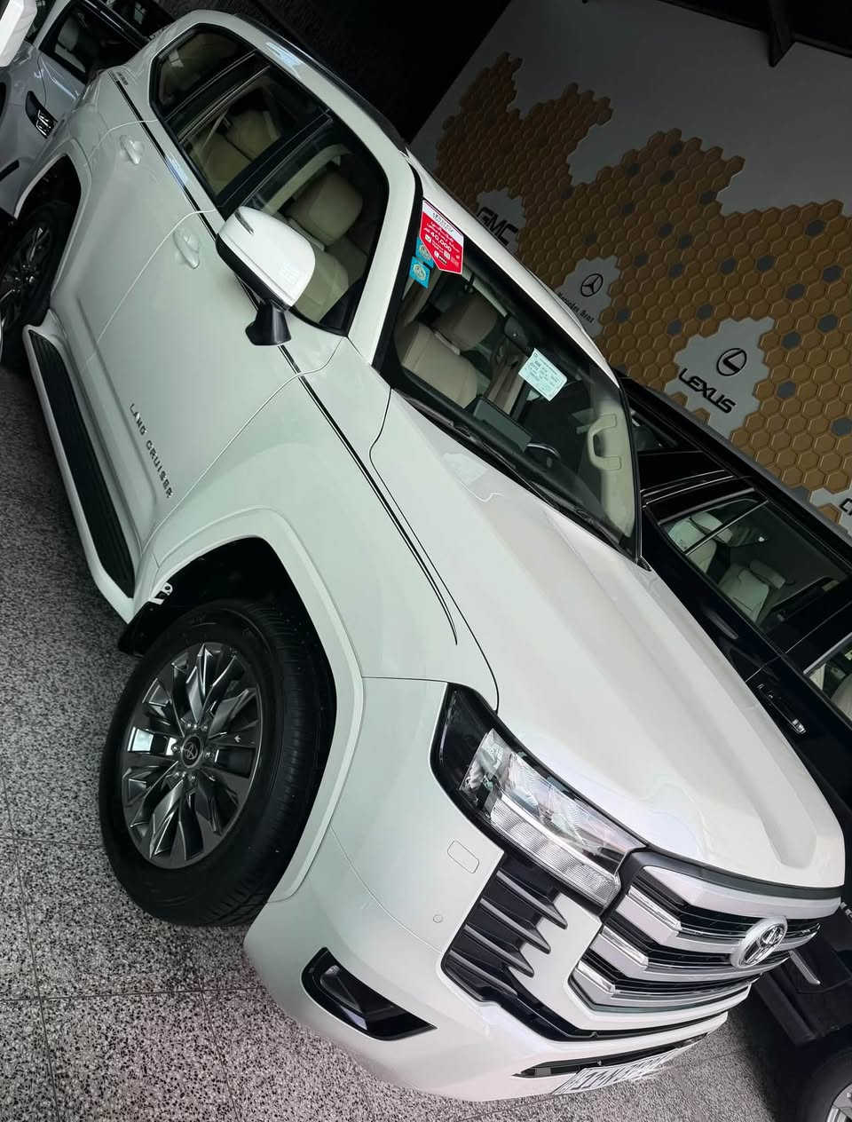 لاندكروز • GXR • ٢٠٢٤